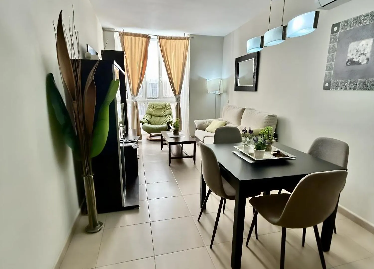 APTOS EL SOMBRERO ,PLAYA LOS BOLICHES, MODERNO APARTAMENTO 2 Dor Fuengirola